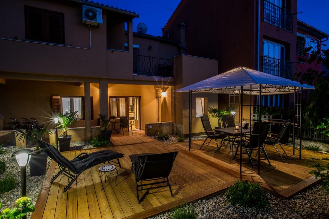 Exclusive City Center Apartment With Garden Rovinj Exterior photo